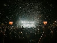 Publikum bei einem Open-Air-Festival