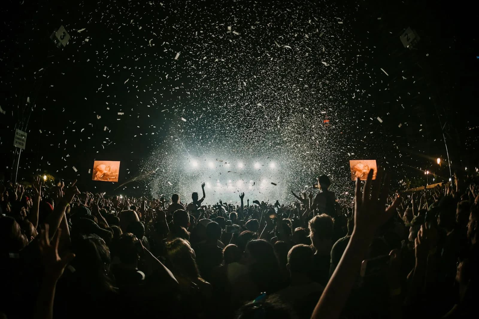 Publikum bei einem Open-Air-Festival